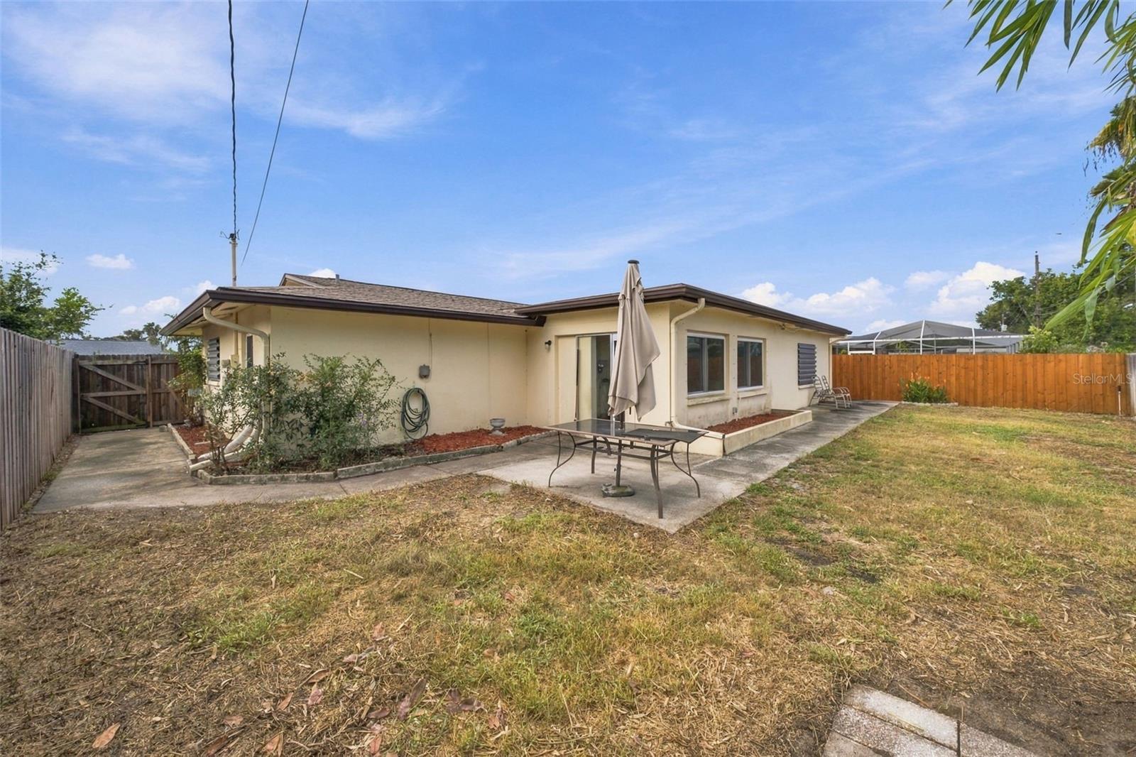 13823 WILDWOOD DR — photo 5