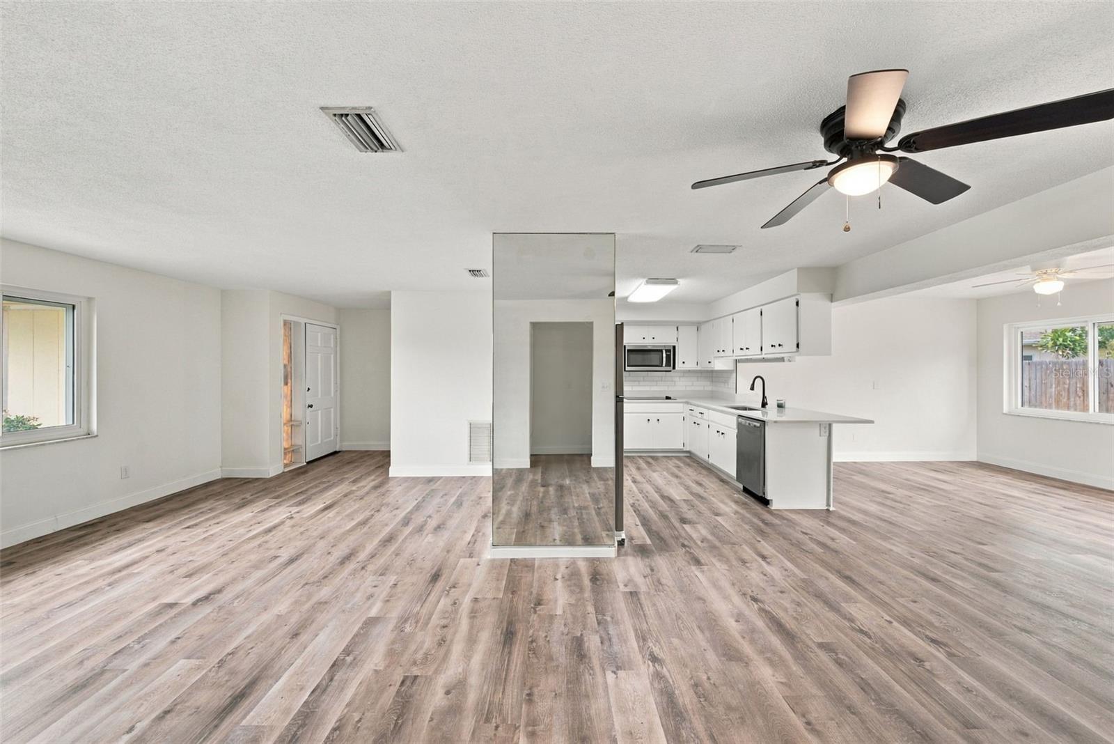 13823 WILDWOOD DR — photo 11
