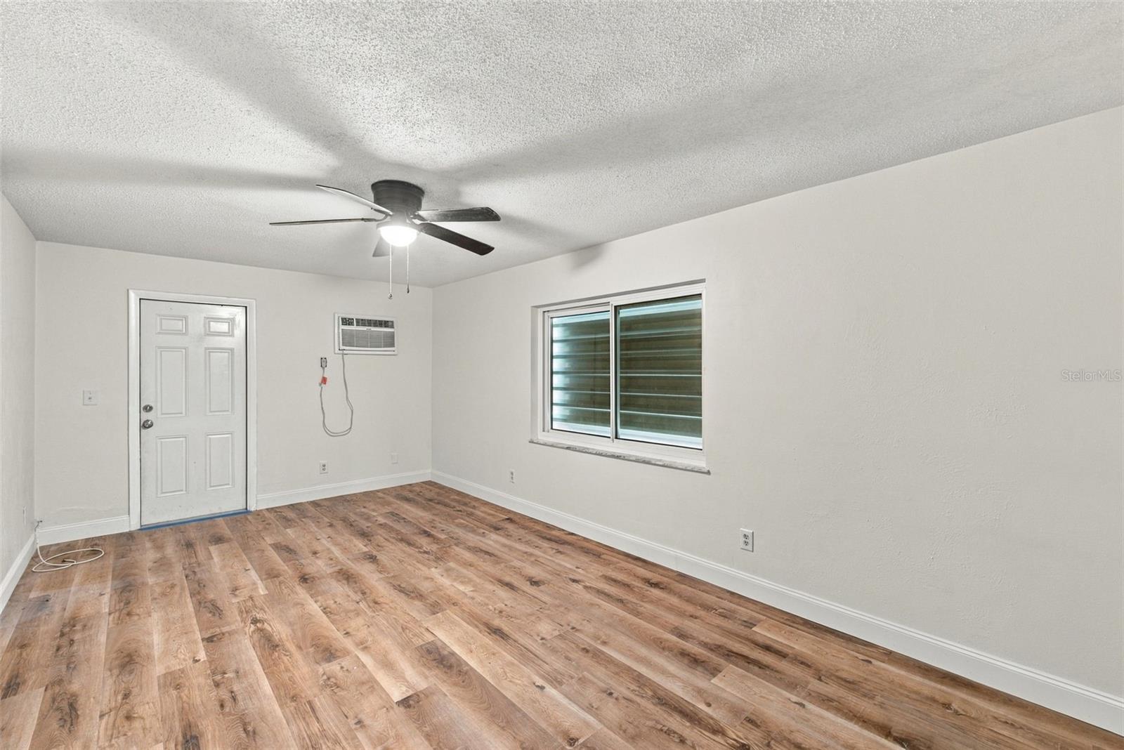 13823 WILDWOOD DR — photo 25