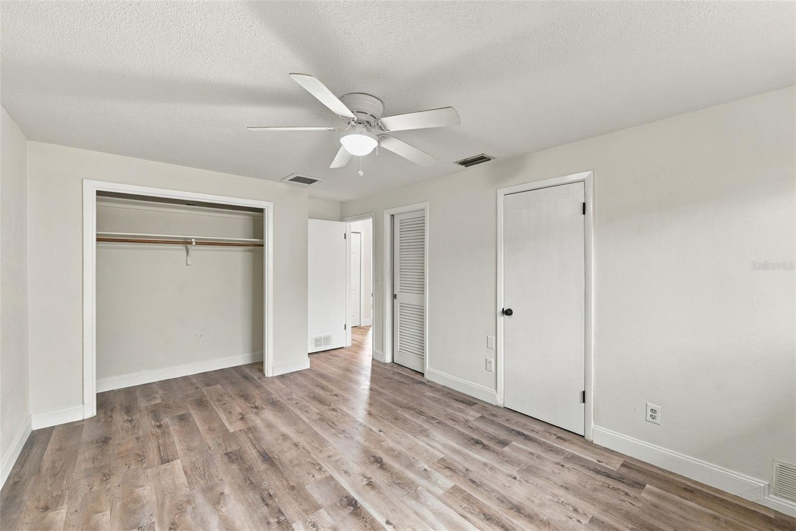 13823 WILDWOOD DR — photo 22
