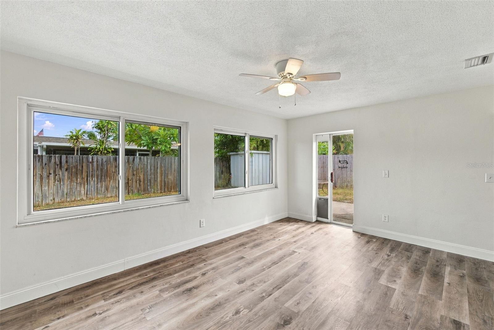 13823 WILDWOOD DR — photo 19