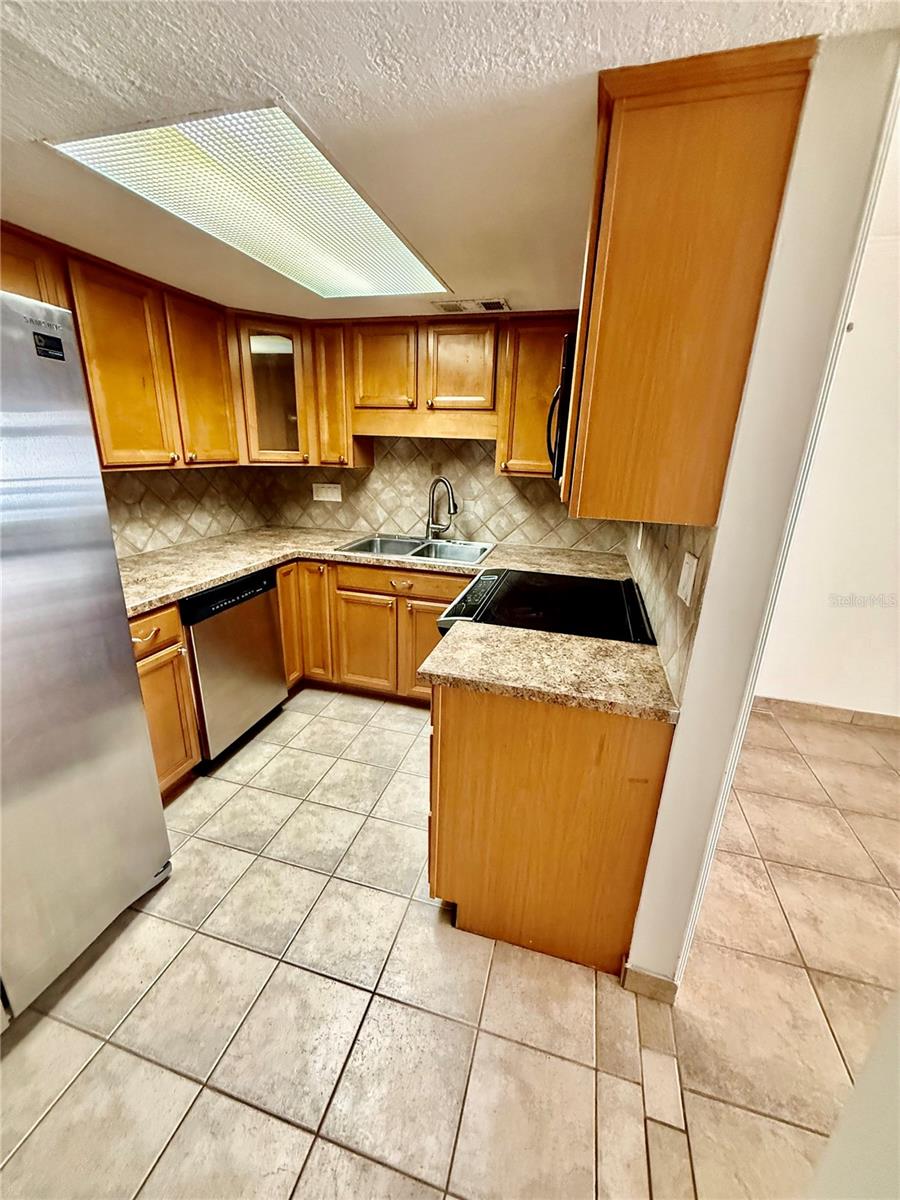 4607 W NORTH B ST #107 — photo 2