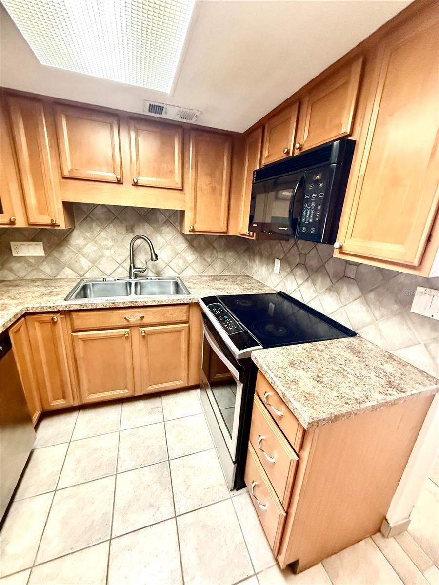 4607 W NORTH B ST #107 — photo 3