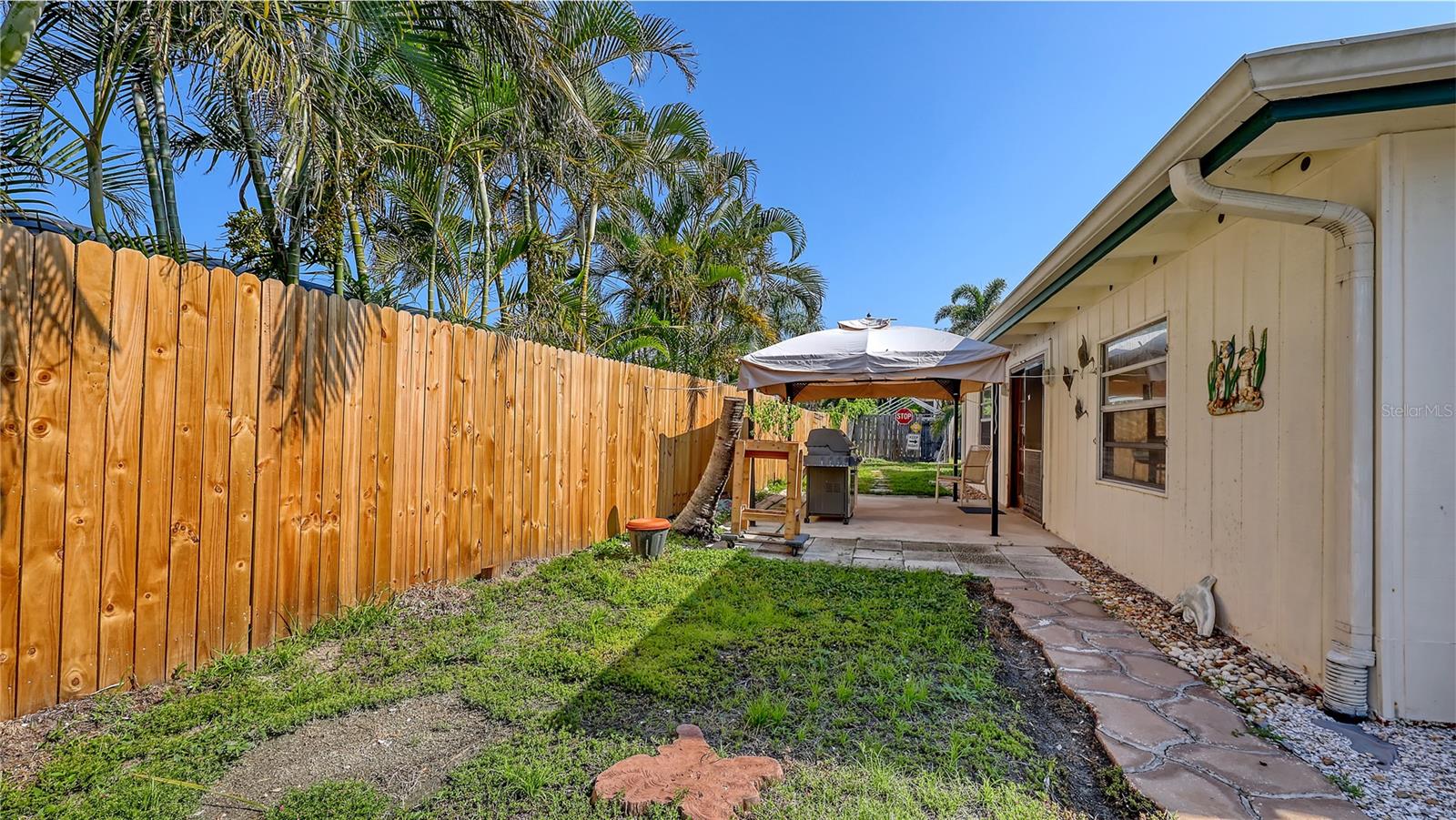 5302 LAS ROSAS — photo 6