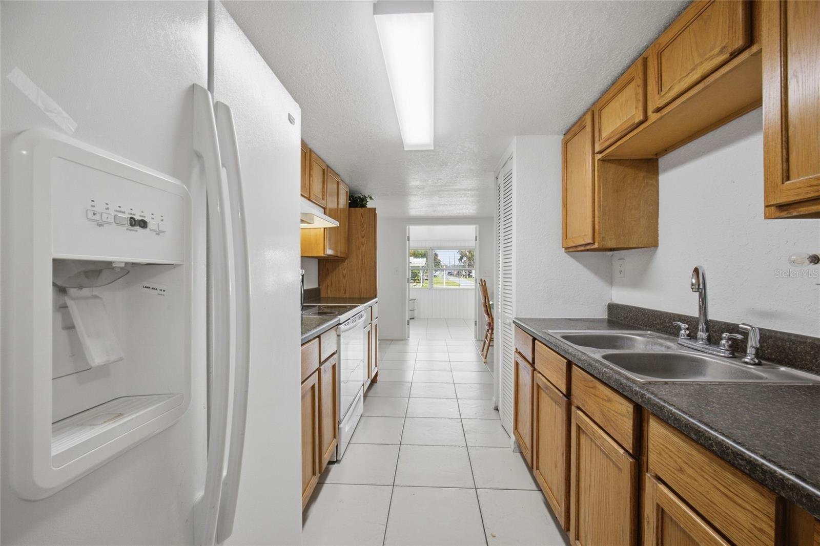 4722 AUTUMN PALM DR — photo 23