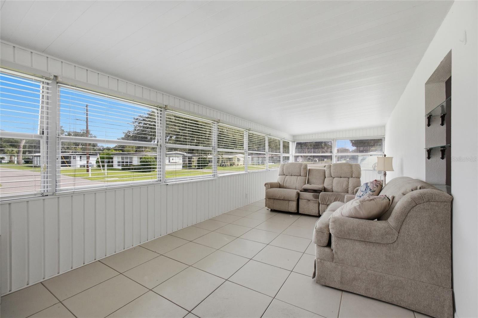 4722 AUTUMN PALM DR — photo 6