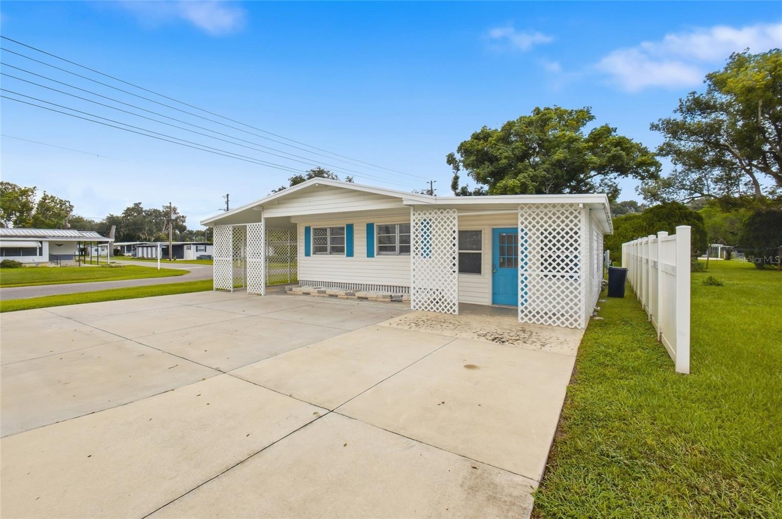 4722 AUTUMN PALM DR — photo 3