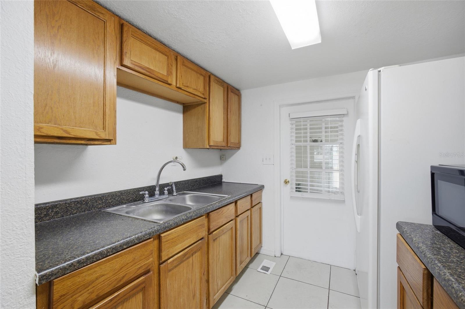4722 AUTUMN PALM DR — photo 22