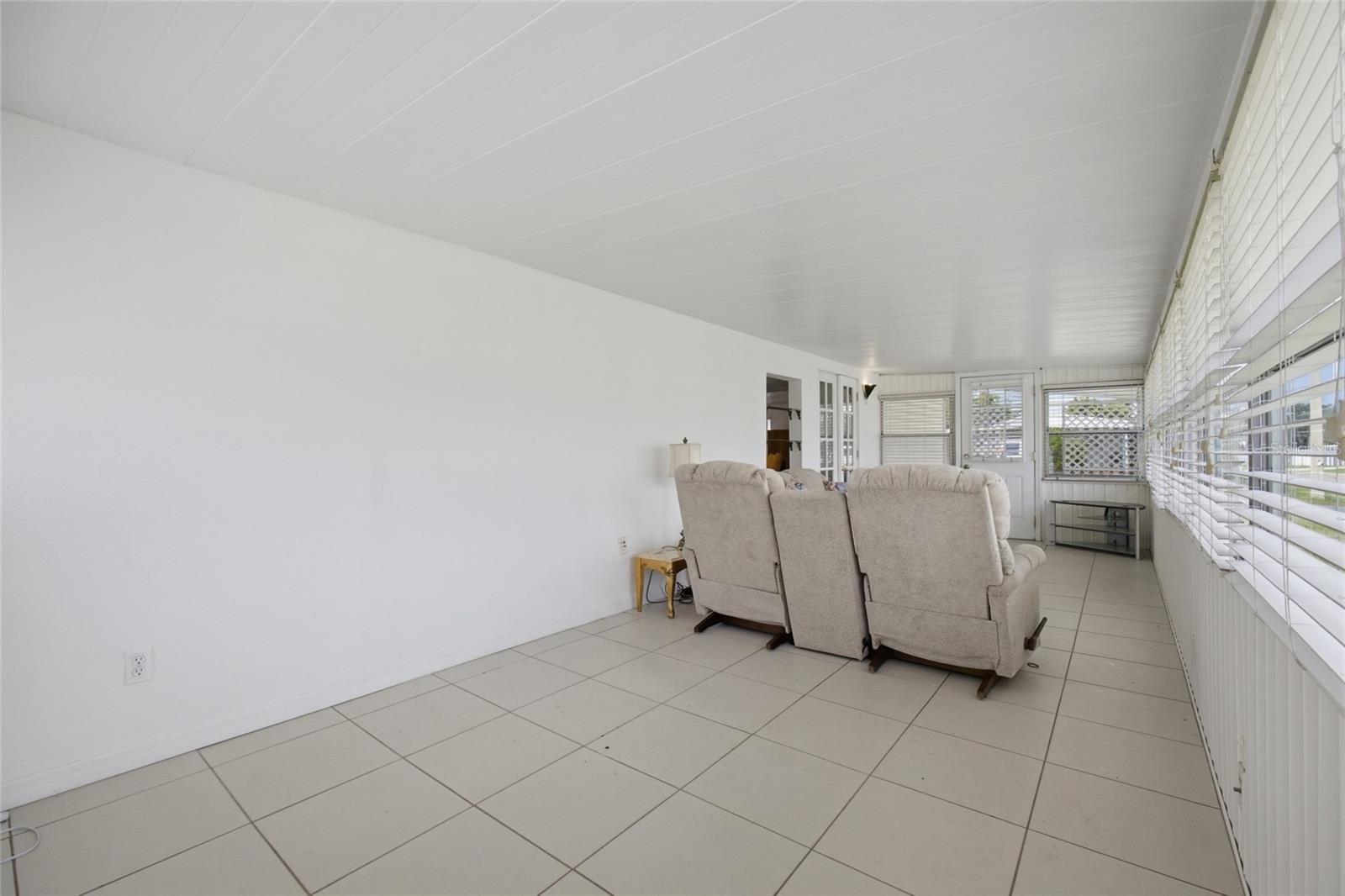 4722 AUTUMN PALM DR — photo 7