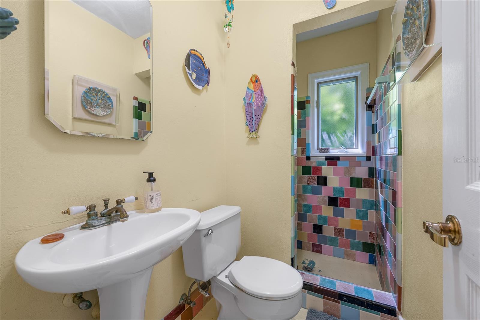 628 RIVIERA DR — photo 21