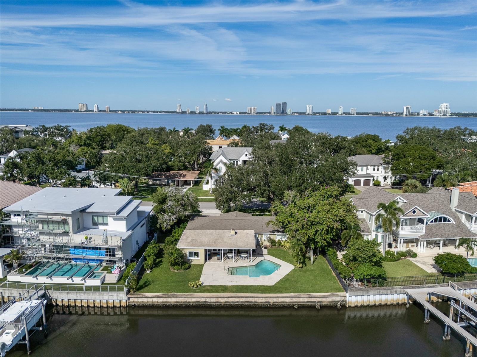 628 RIVIERA DR — photo 32