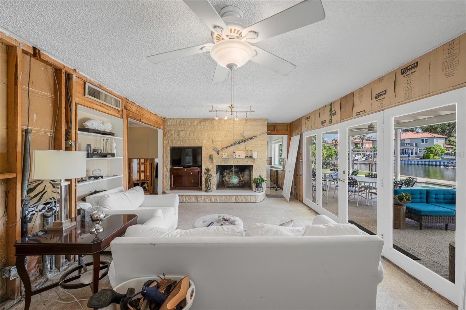 628 RIVIERA DR — photo 12