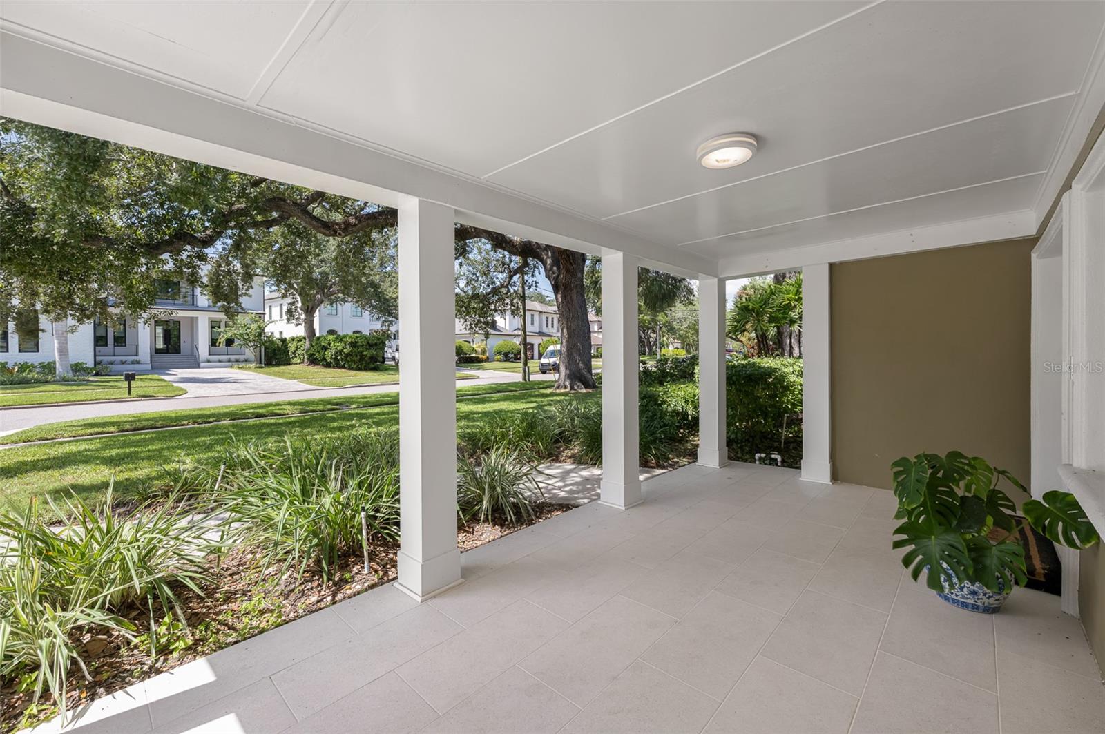 628 RIVIERA DR — photo 3