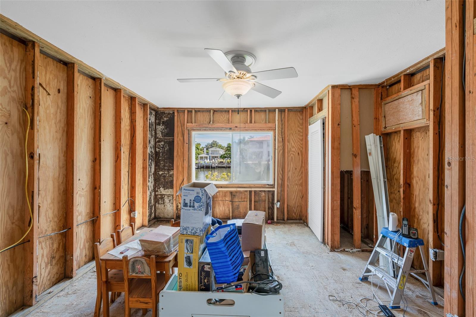 628 RIVIERA DR — photo 20