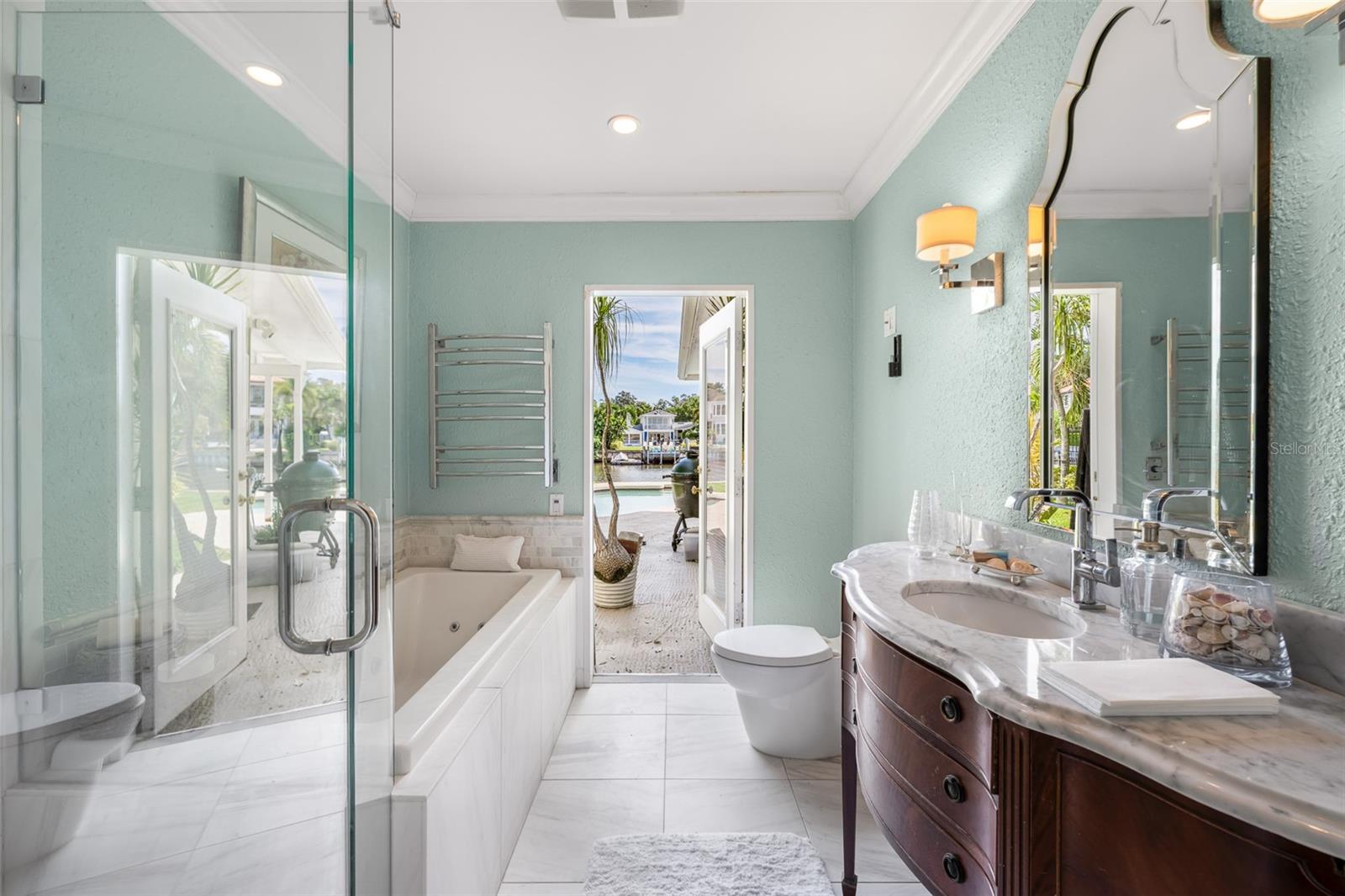 628 RIVIERA DR — photo 17