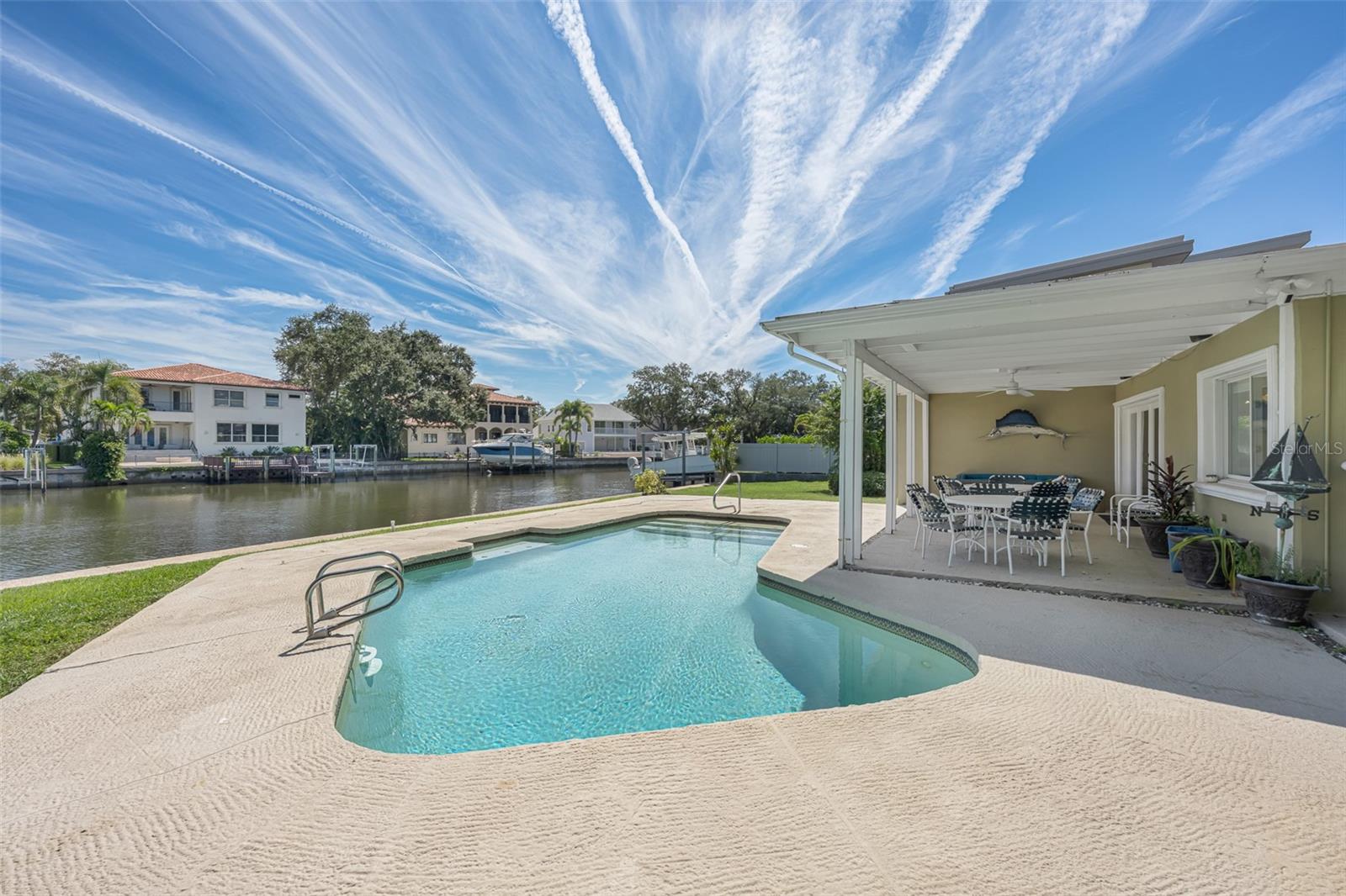 628 RIVIERA DR — photo 24