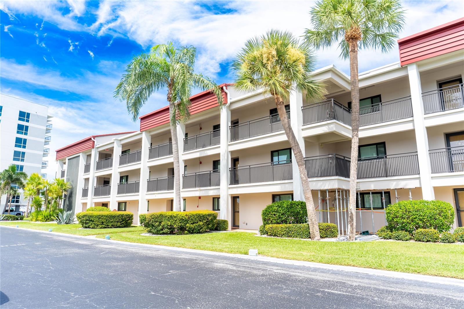 868 BAYWAY BLVD #304 — photo 3