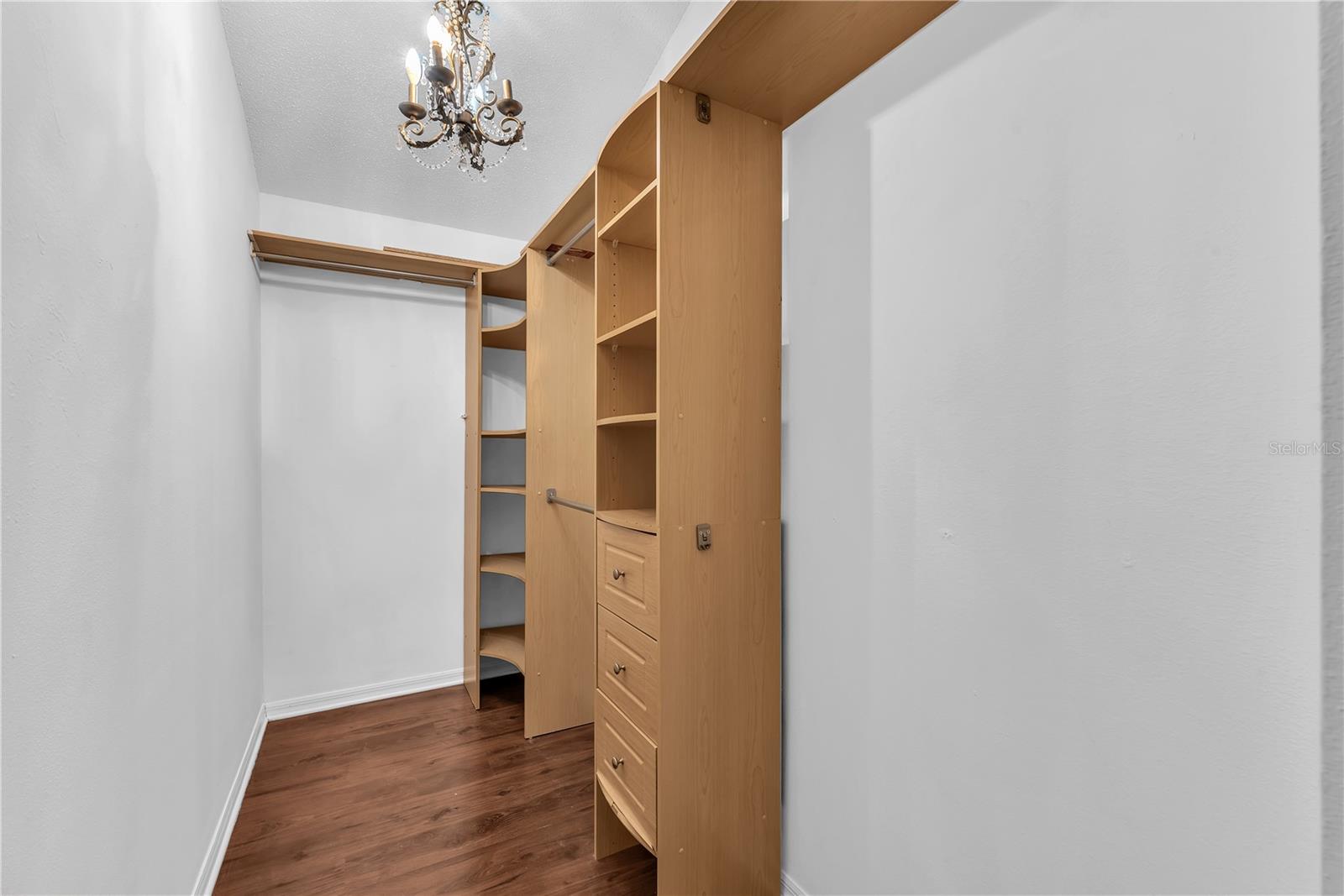 4002 LEVONSHIRE PL — photo 12