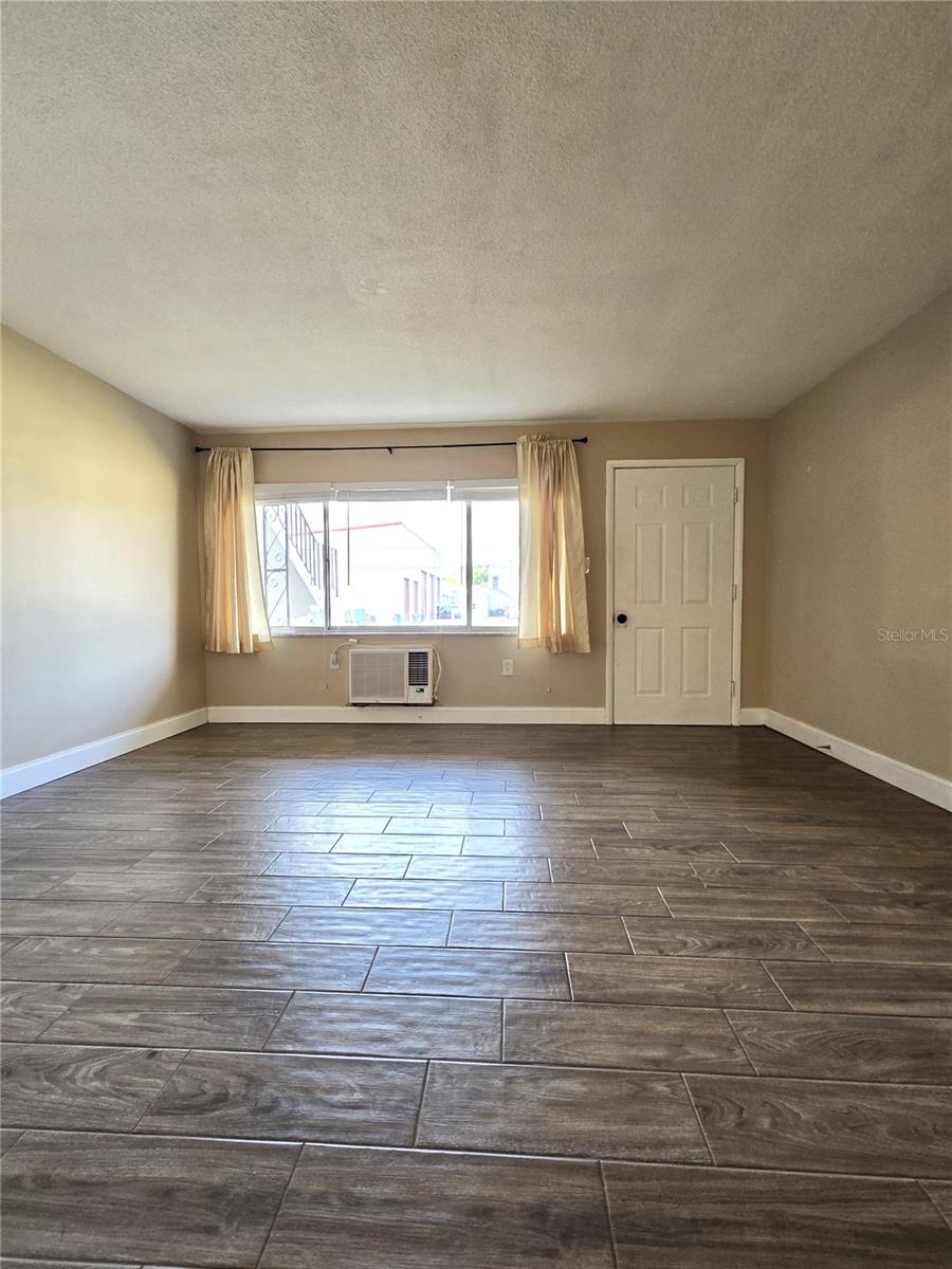 2366 SHELLEY ST #6 — photo 6