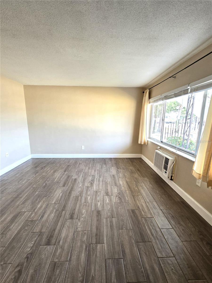 2366 SHELLEY ST #6 — photo 4