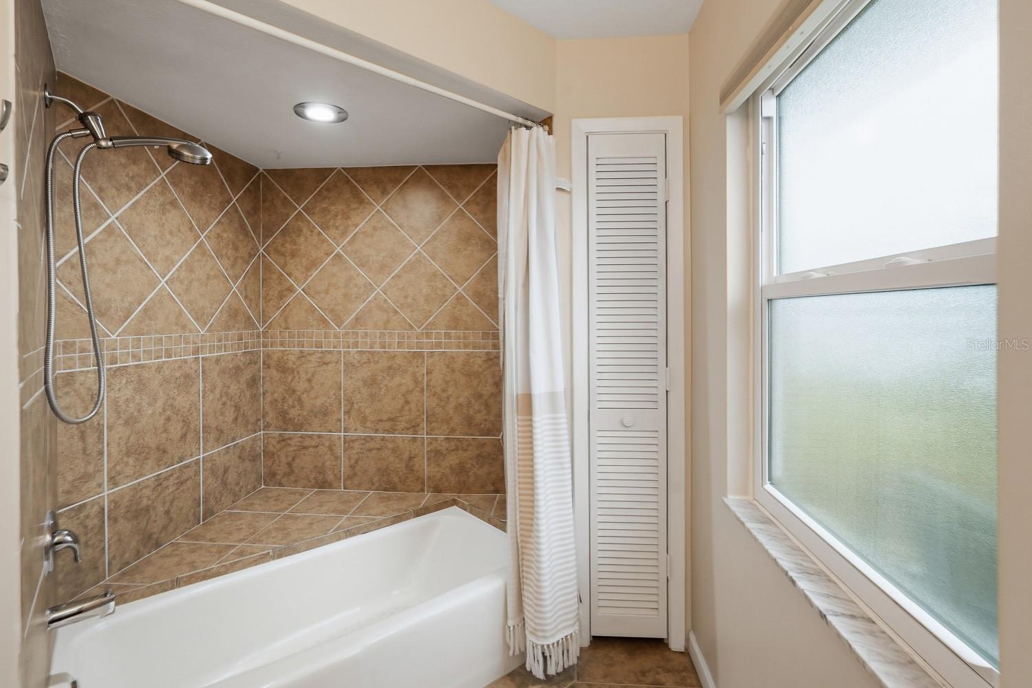 2331 SANDLEWOOD DR — photo 65