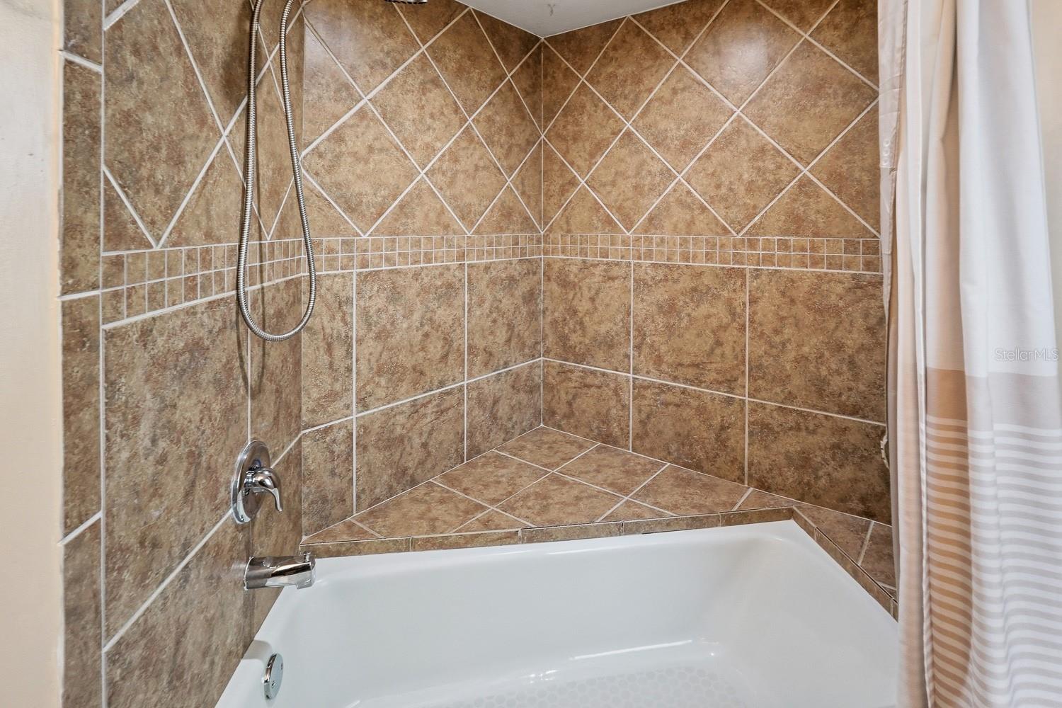 2331 SANDLEWOOD DR — photo 66