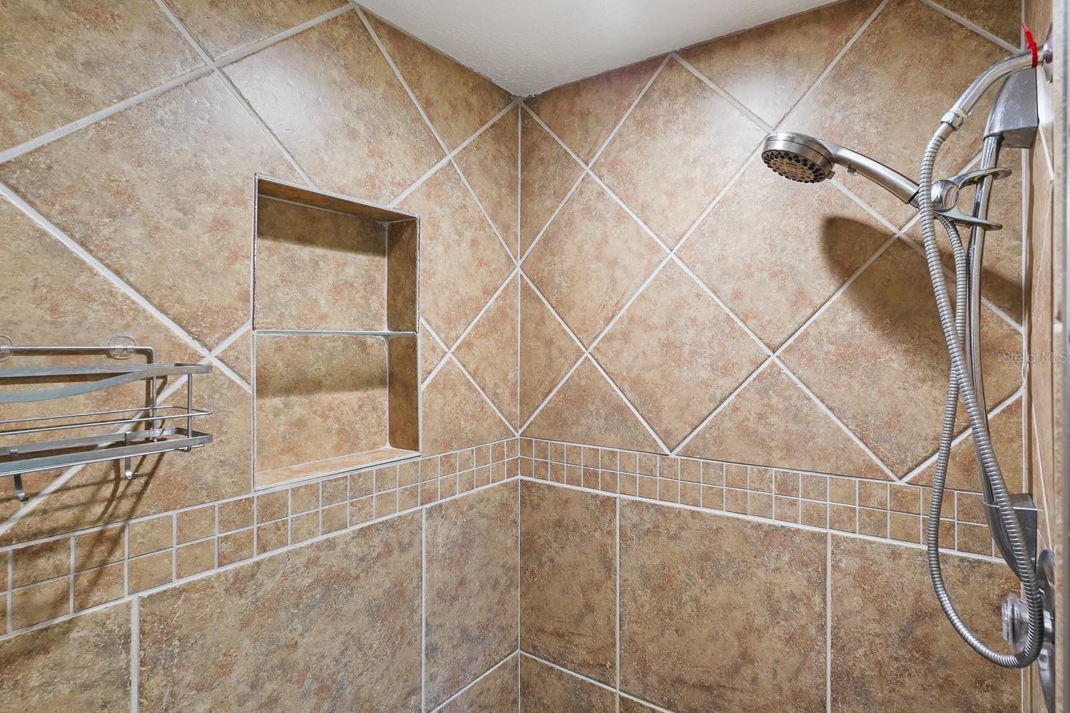 2331 SANDLEWOOD DR — photo 59