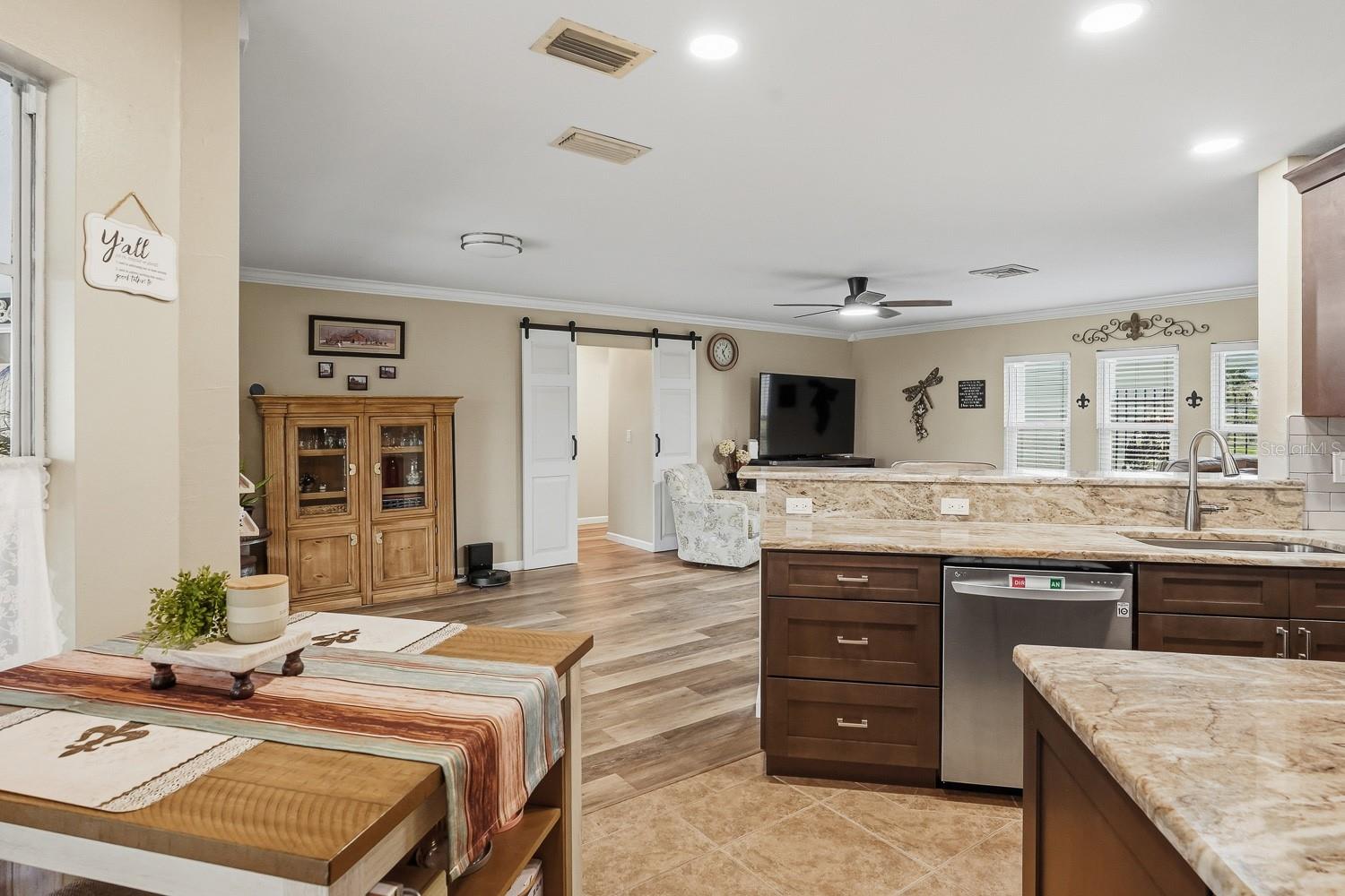 2331 SANDLEWOOD DR — photo 36