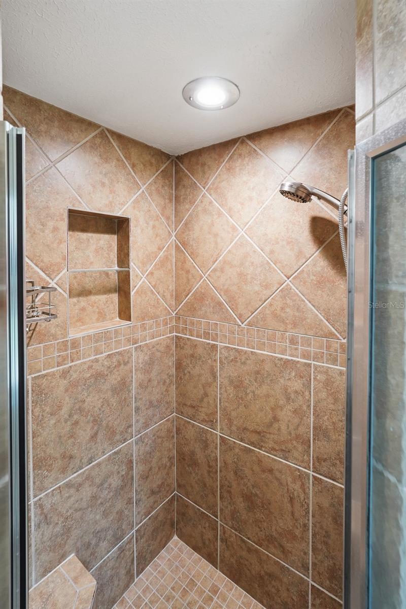 2331 SANDLEWOOD DR — photo 60