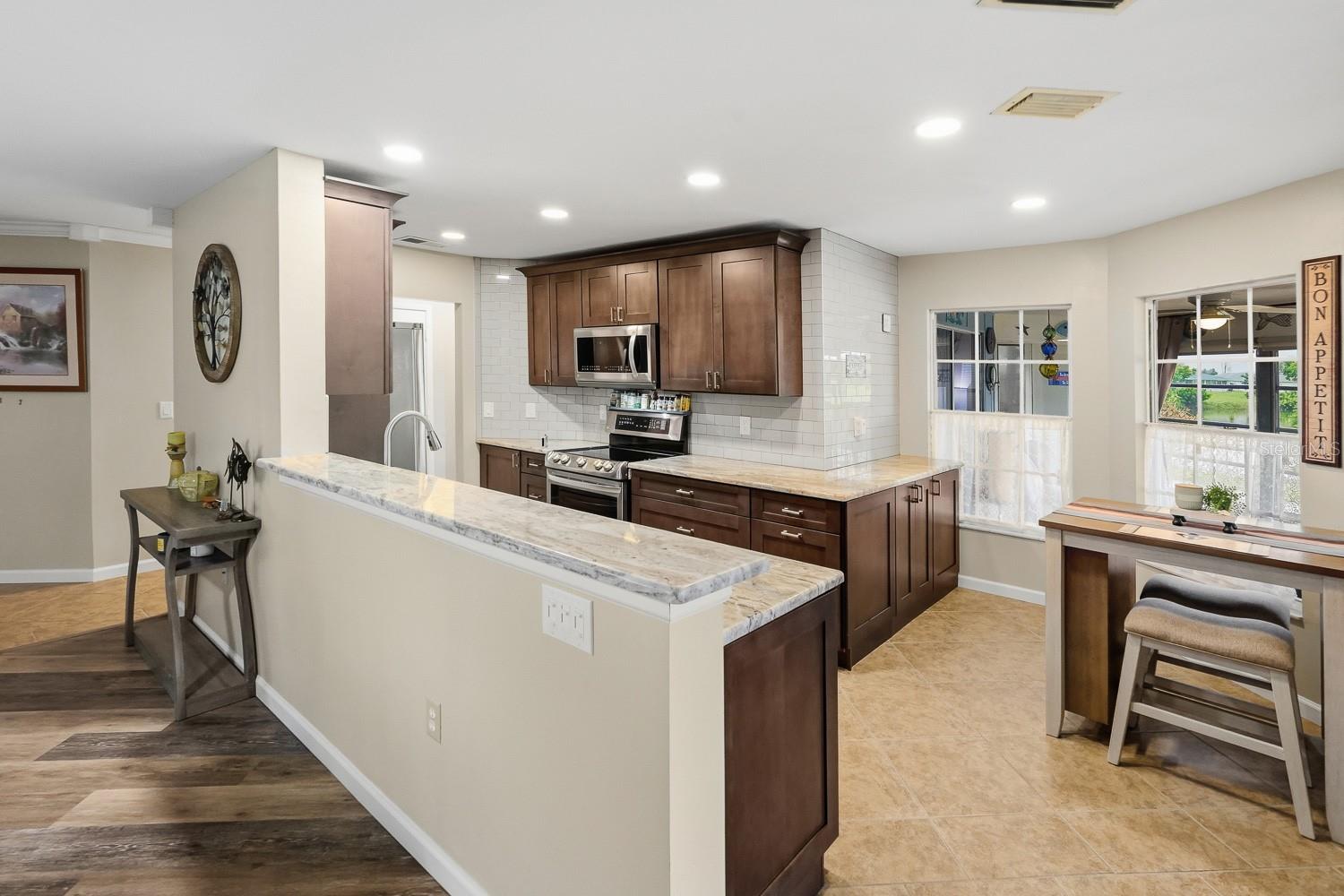 2331 SANDLEWOOD DR — photo 29