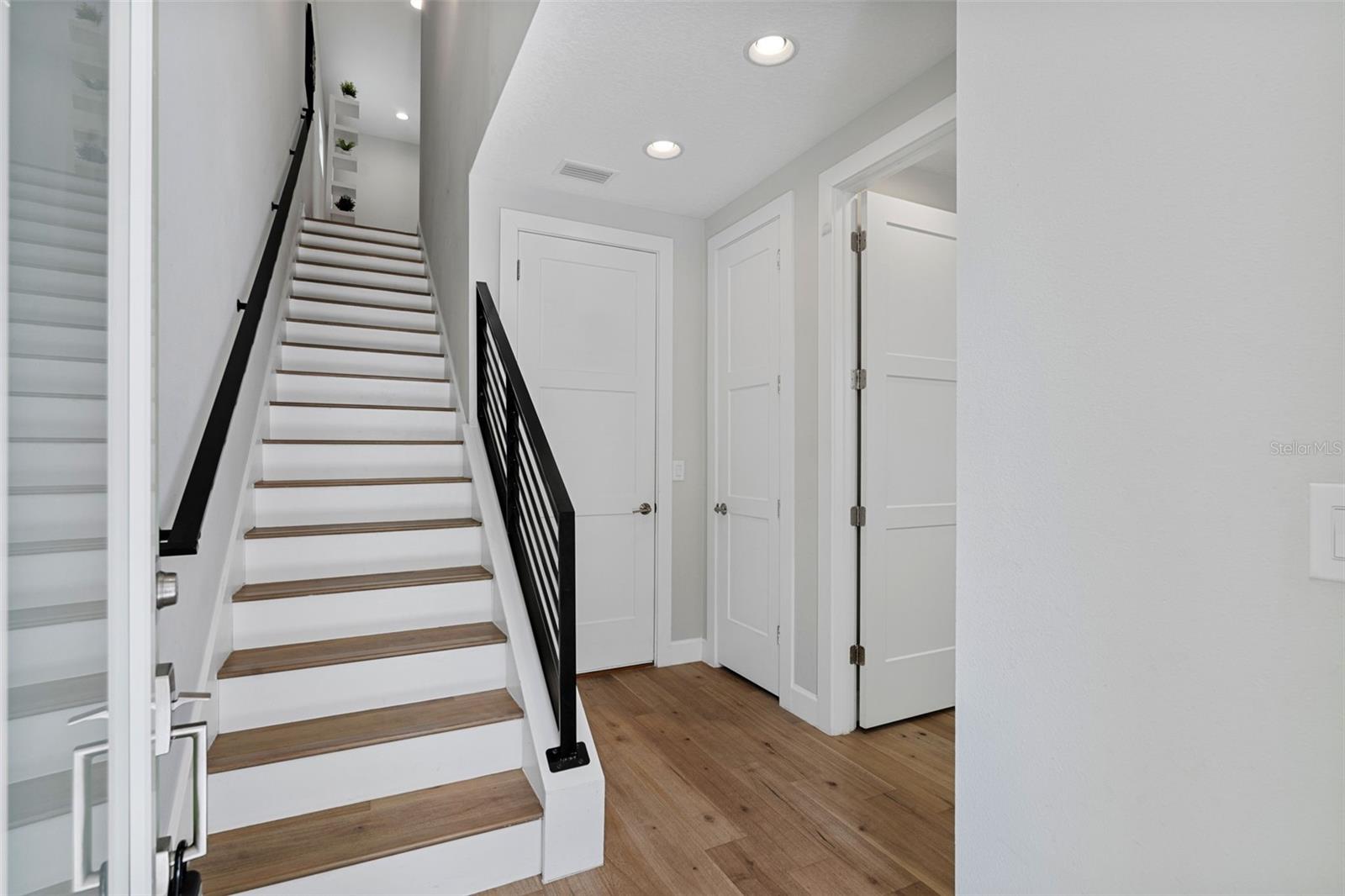1332 W GRAY ST #9 — photo 5