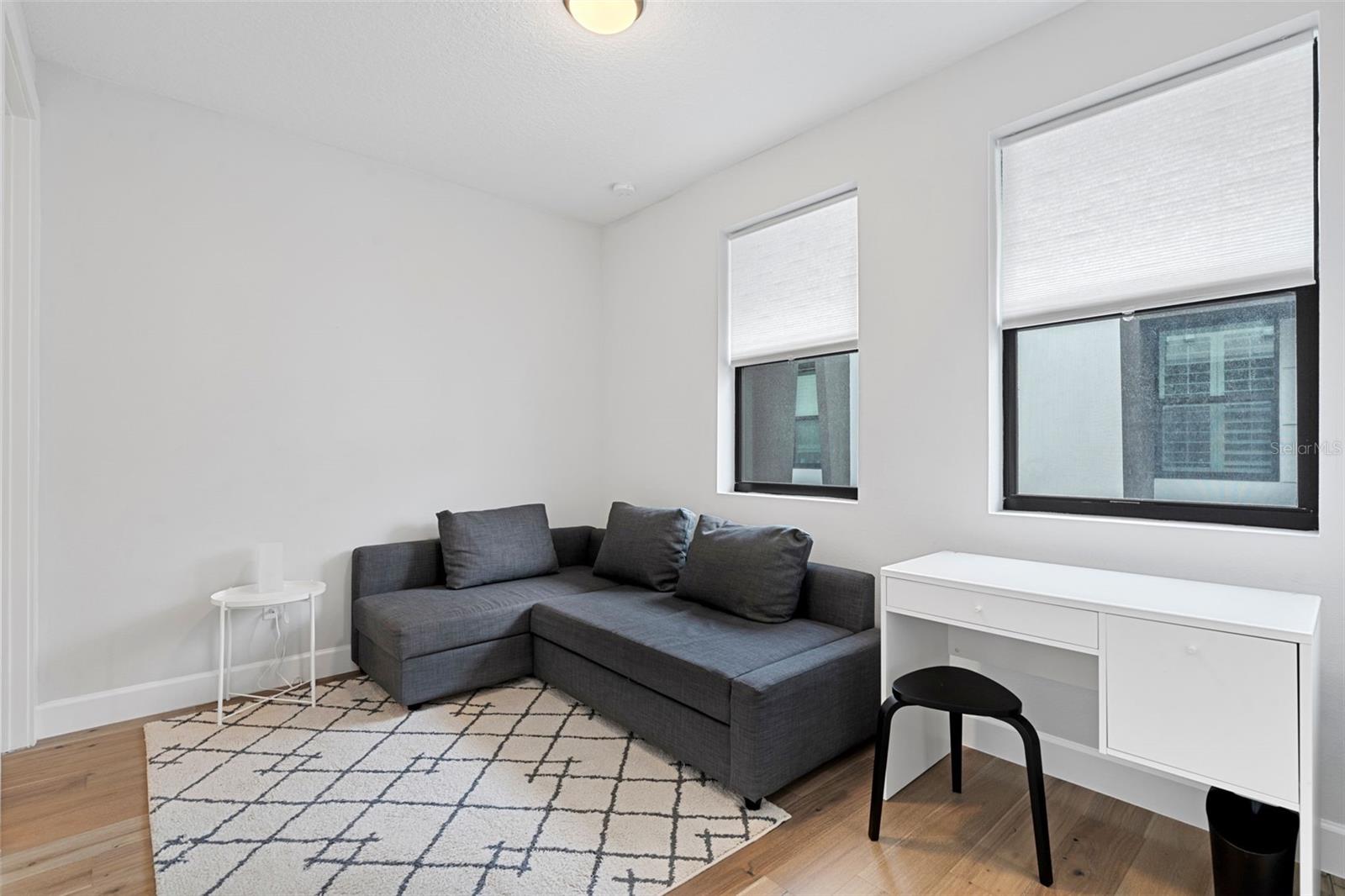 1332 W GRAY ST #9 — photo 22