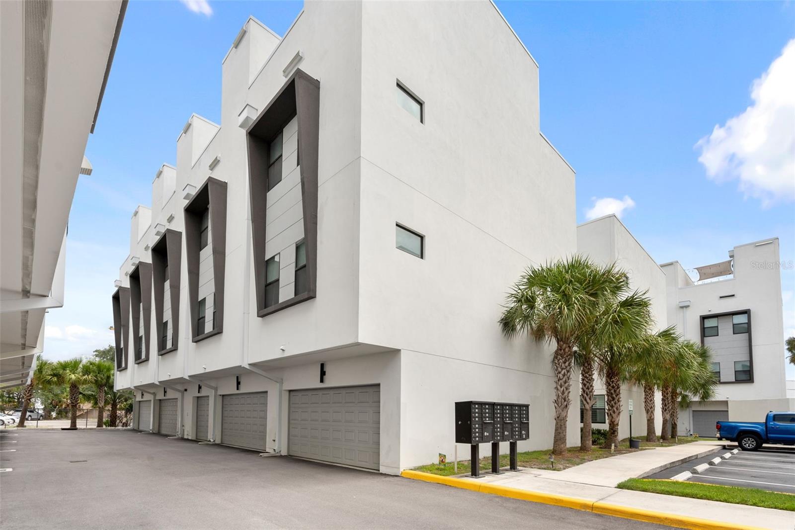 1332 W GRAY ST #9 — photo 31