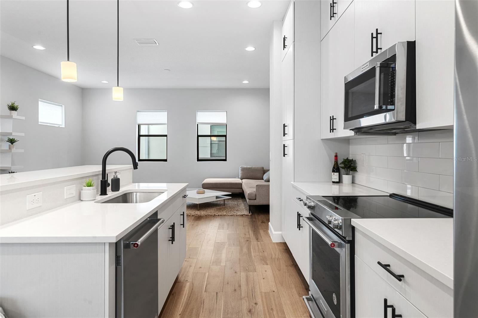 1332 W GRAY ST #9 — photo 13