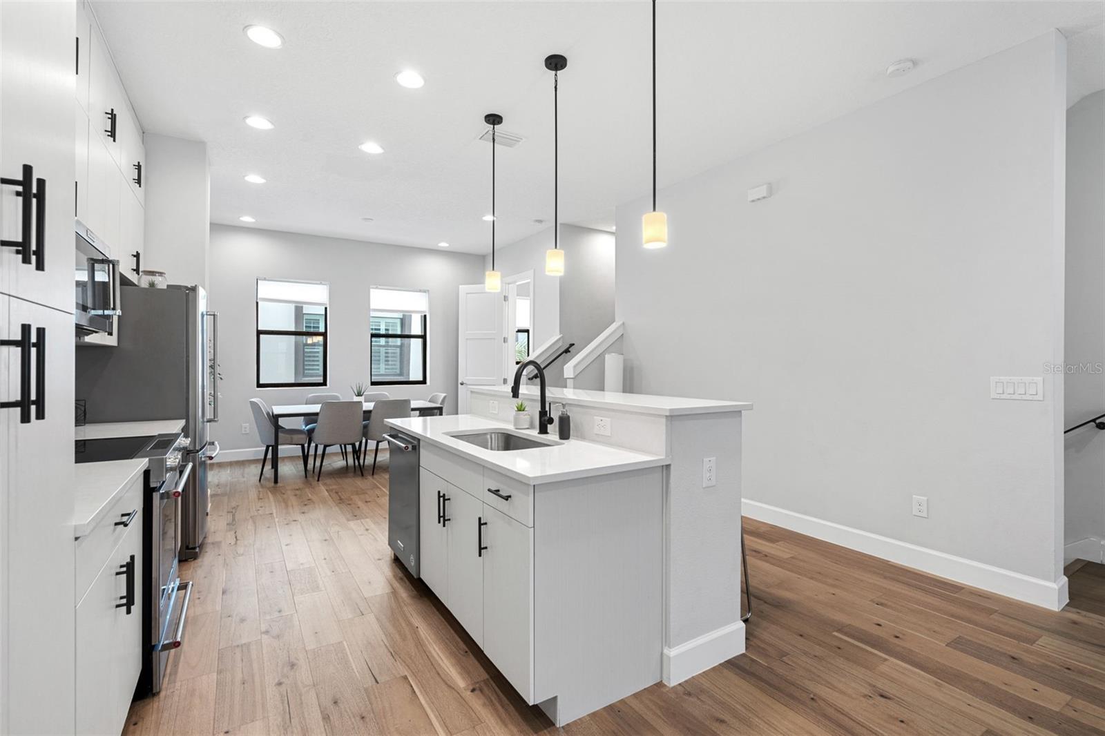 1332 W GRAY ST #9 — photo 12