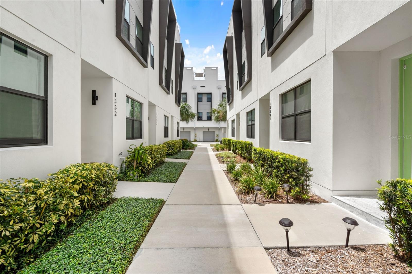 1332 W GRAY ST #9 — photo 3
