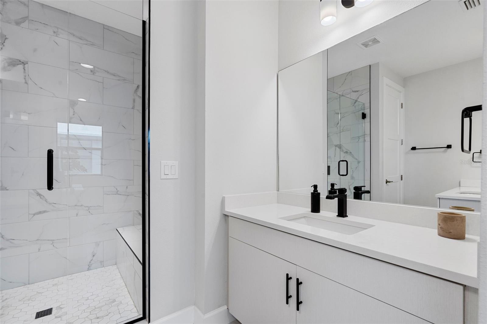 1332 W GRAY ST #9 — photo 18