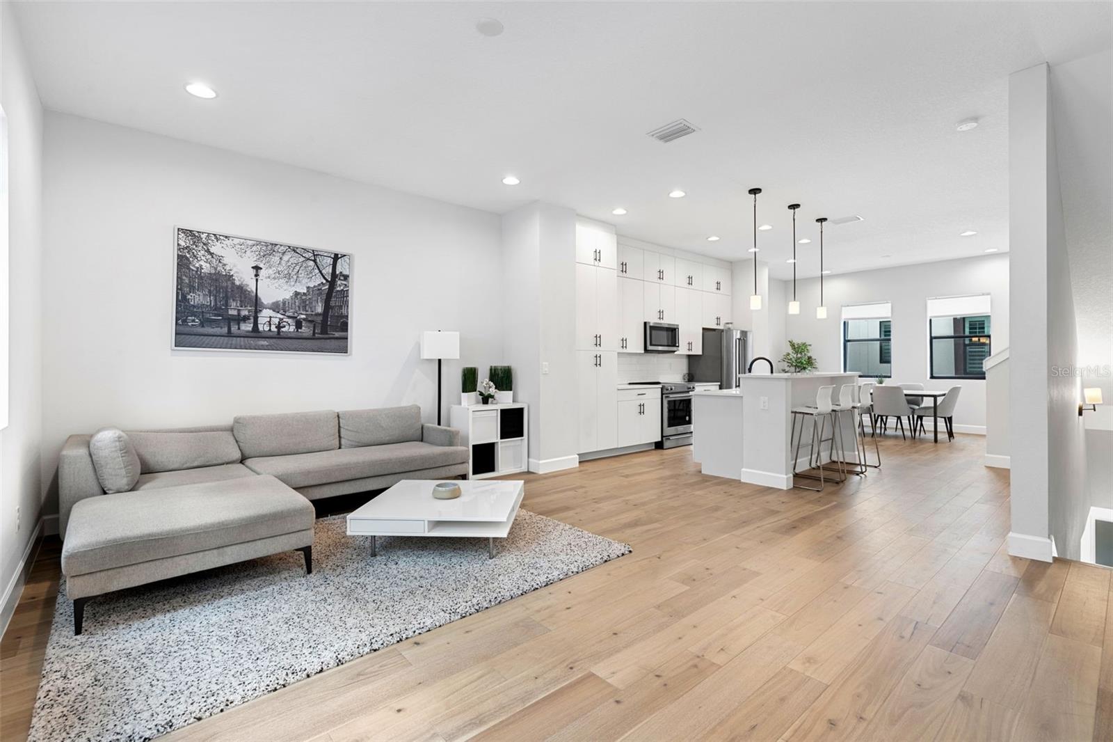 1332 W GRAY ST #9 — photo 9