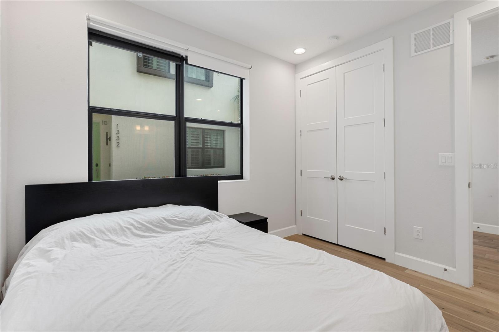 1332 W GRAY ST #9 — photo 6