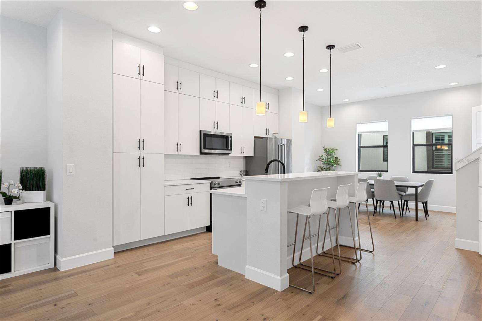 1332 W GRAY ST #9 — photo 11