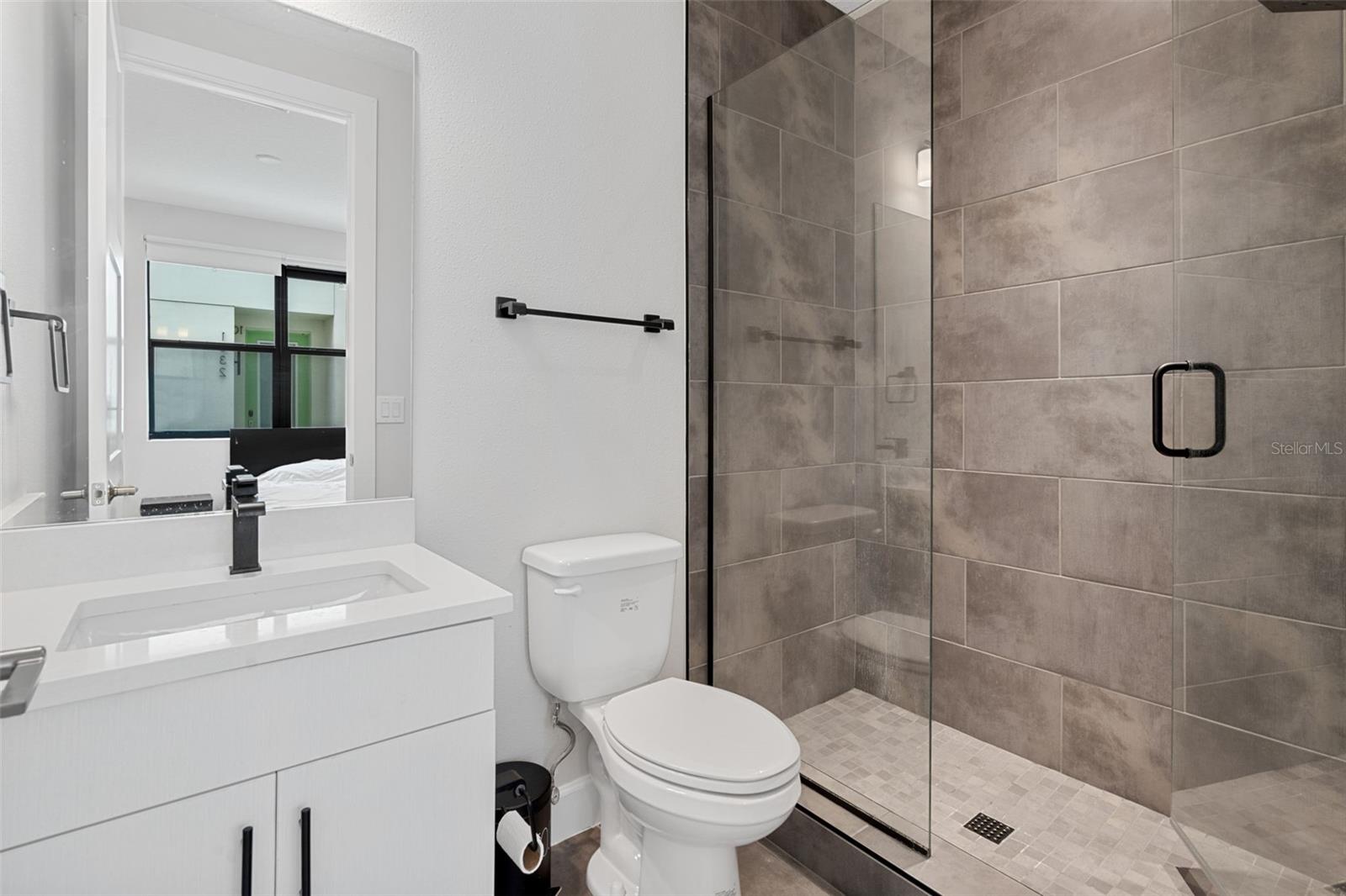 1332 W GRAY ST #9 — photo 7