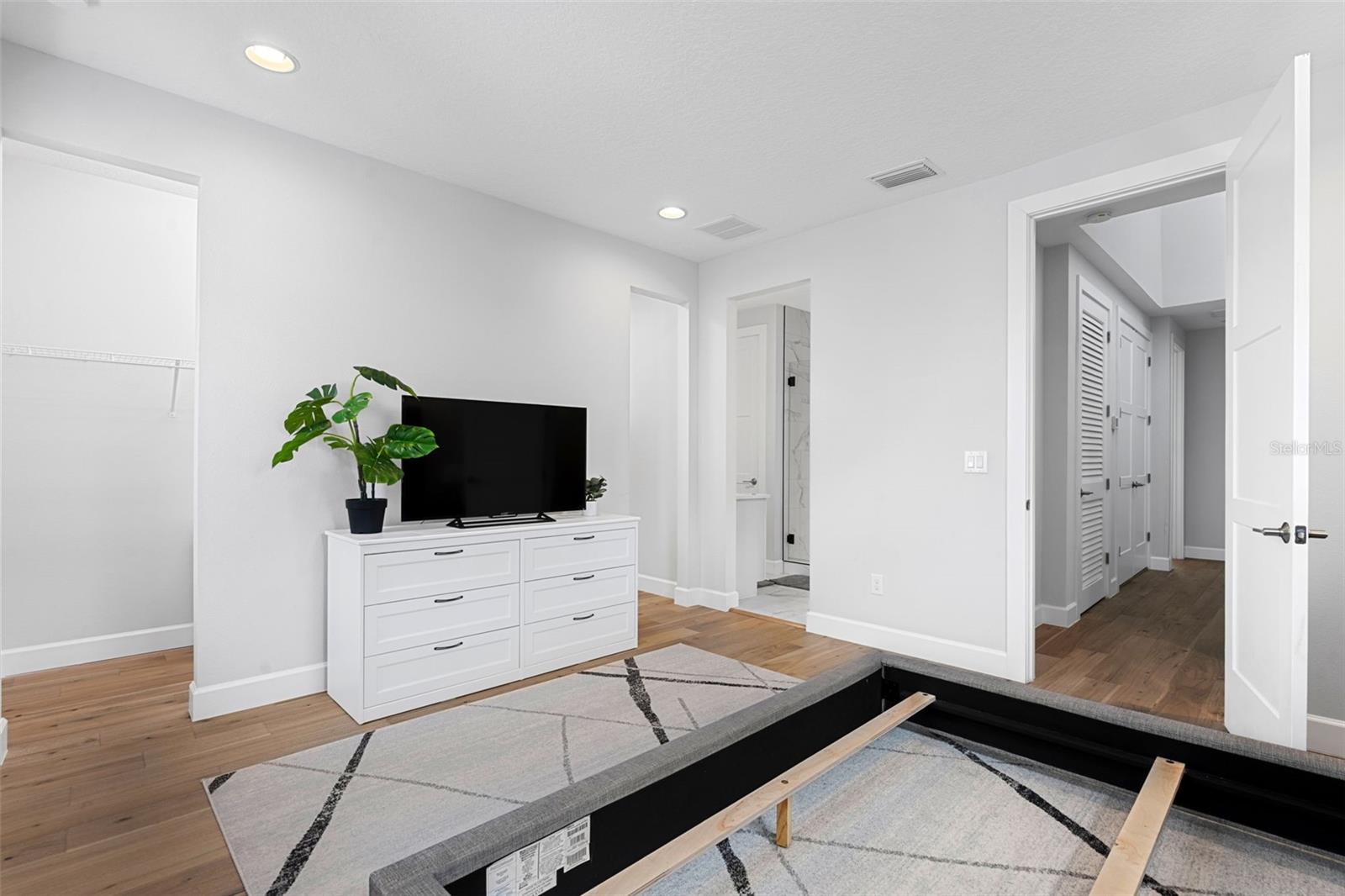 1332 W GRAY ST #9 — photo 17