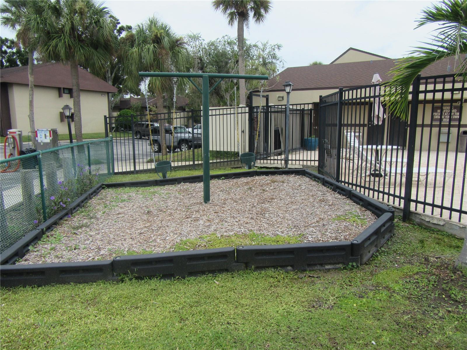 875 S VILLAGE DR N #101 — photo 36