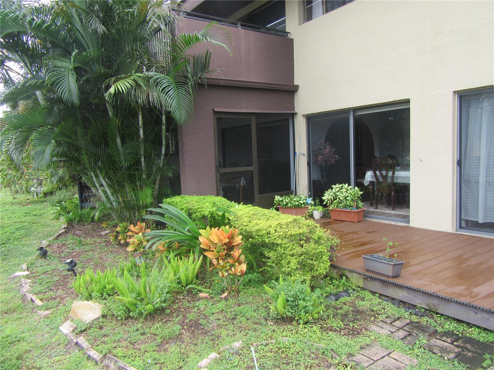 875 S VILLAGE DR N #101 — photo 2