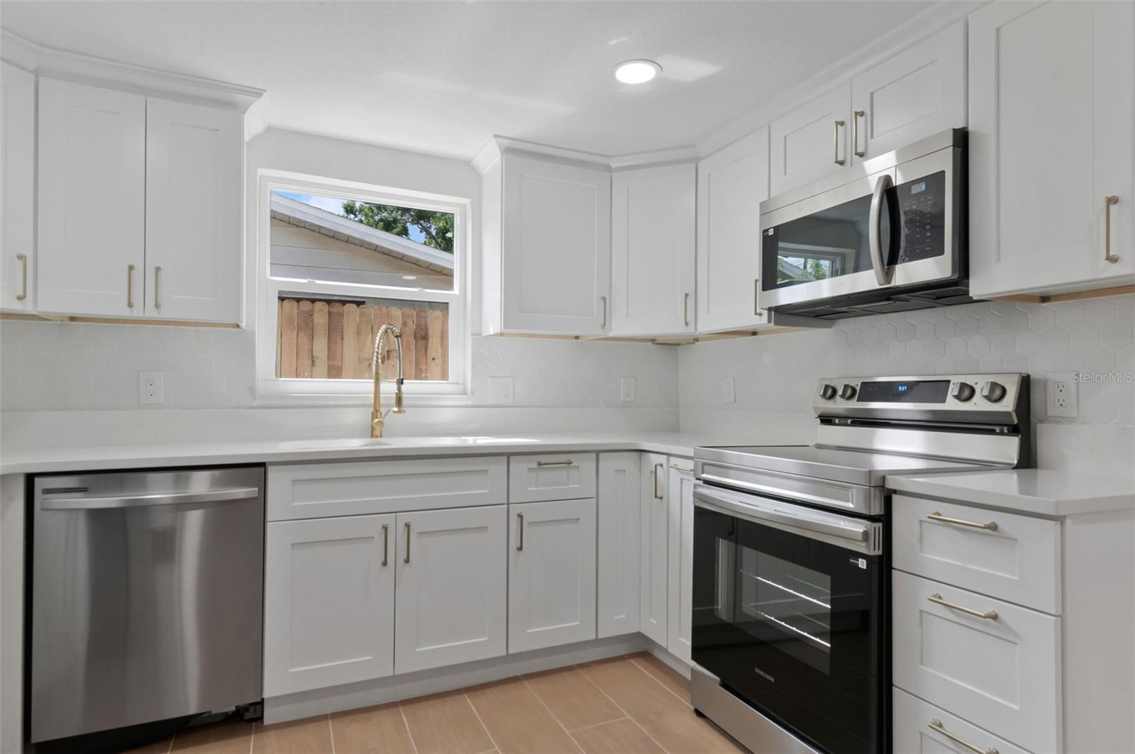 4539 NEEDLE PALM DR — photo 3