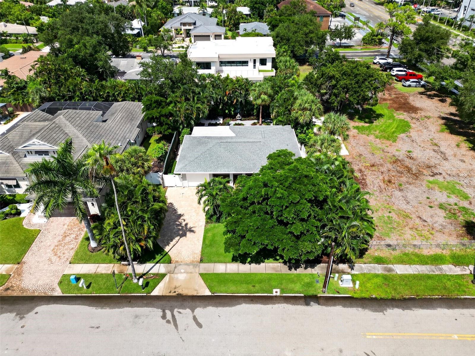1965 HIBISCUS ST — photo 55