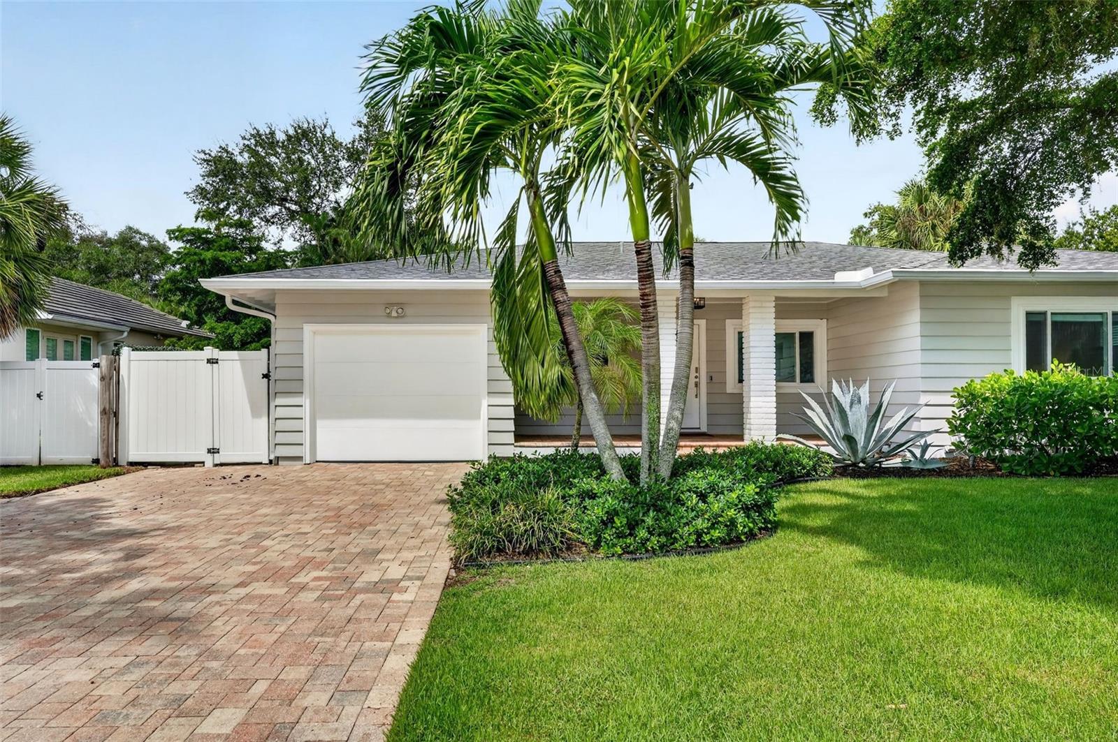 1965 HIBISCUS ST — photo 2