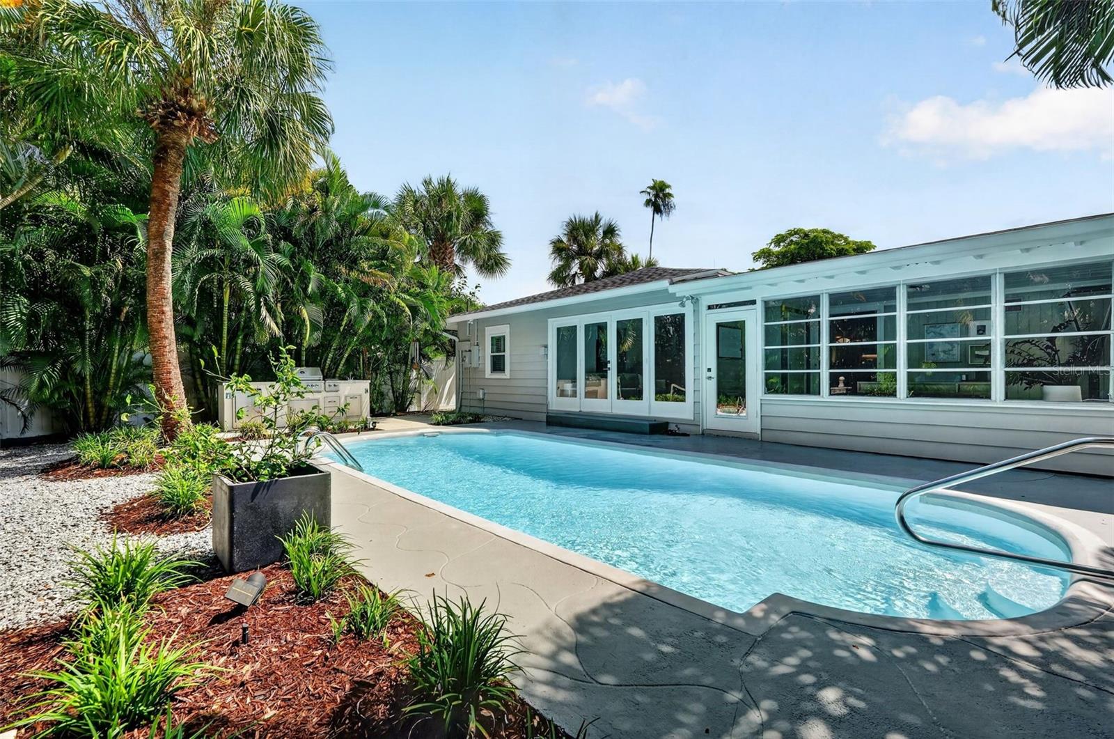 1965 HIBISCUS ST — photo 44
