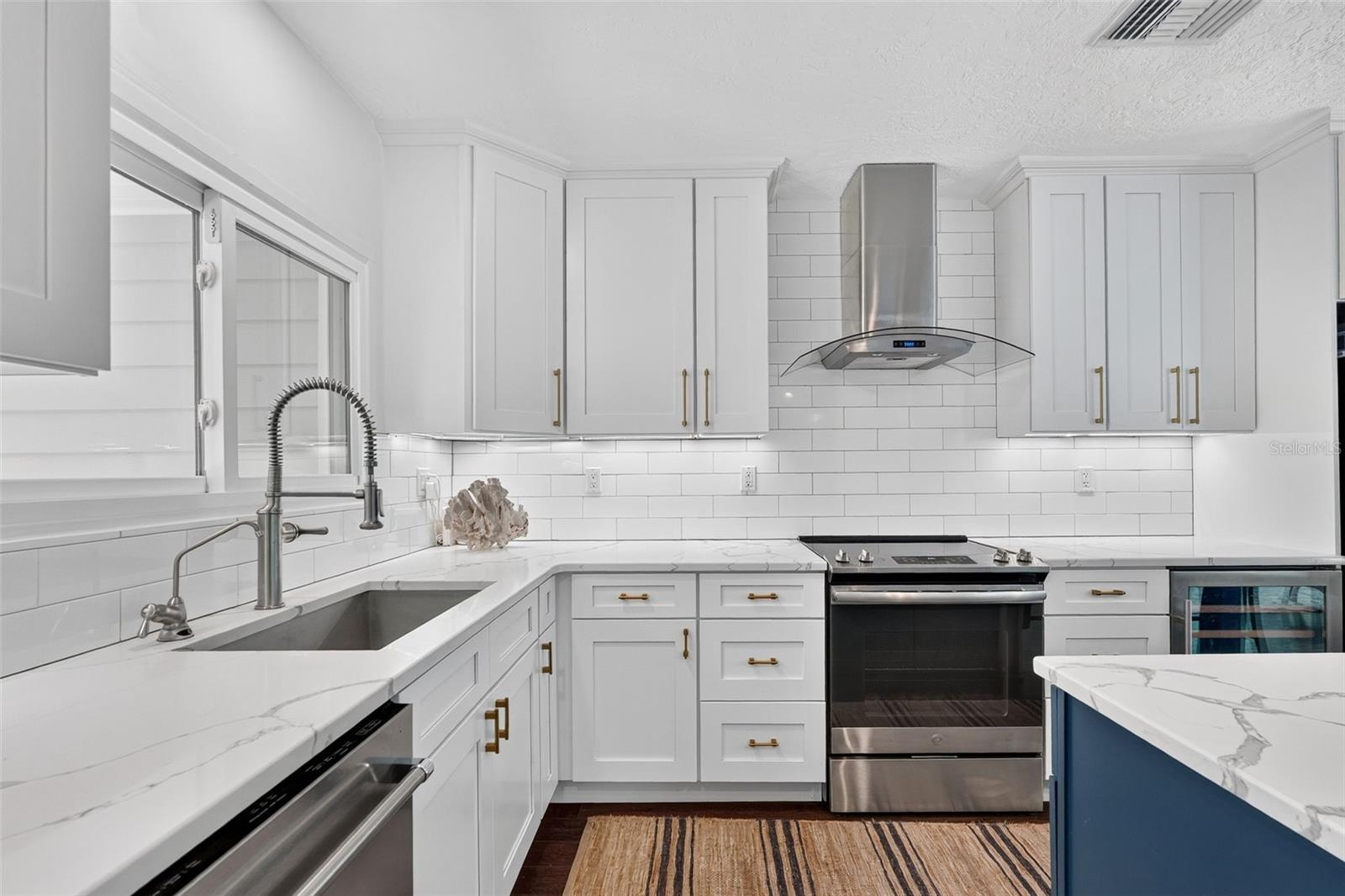 1965 HIBISCUS ST — photo 13