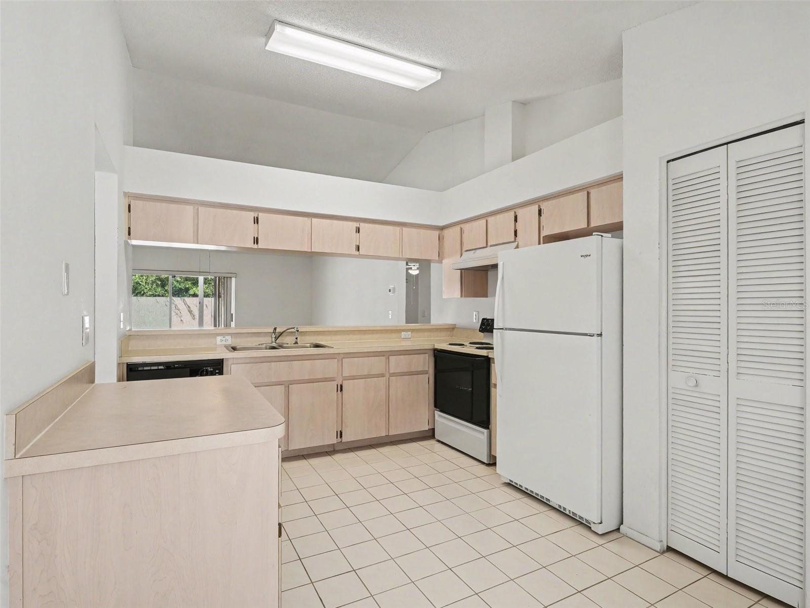 12659 LONGCREST DR — photo 12